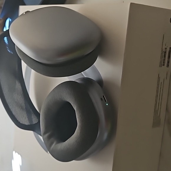 Apple Airpods Max - Picture 3 of 5